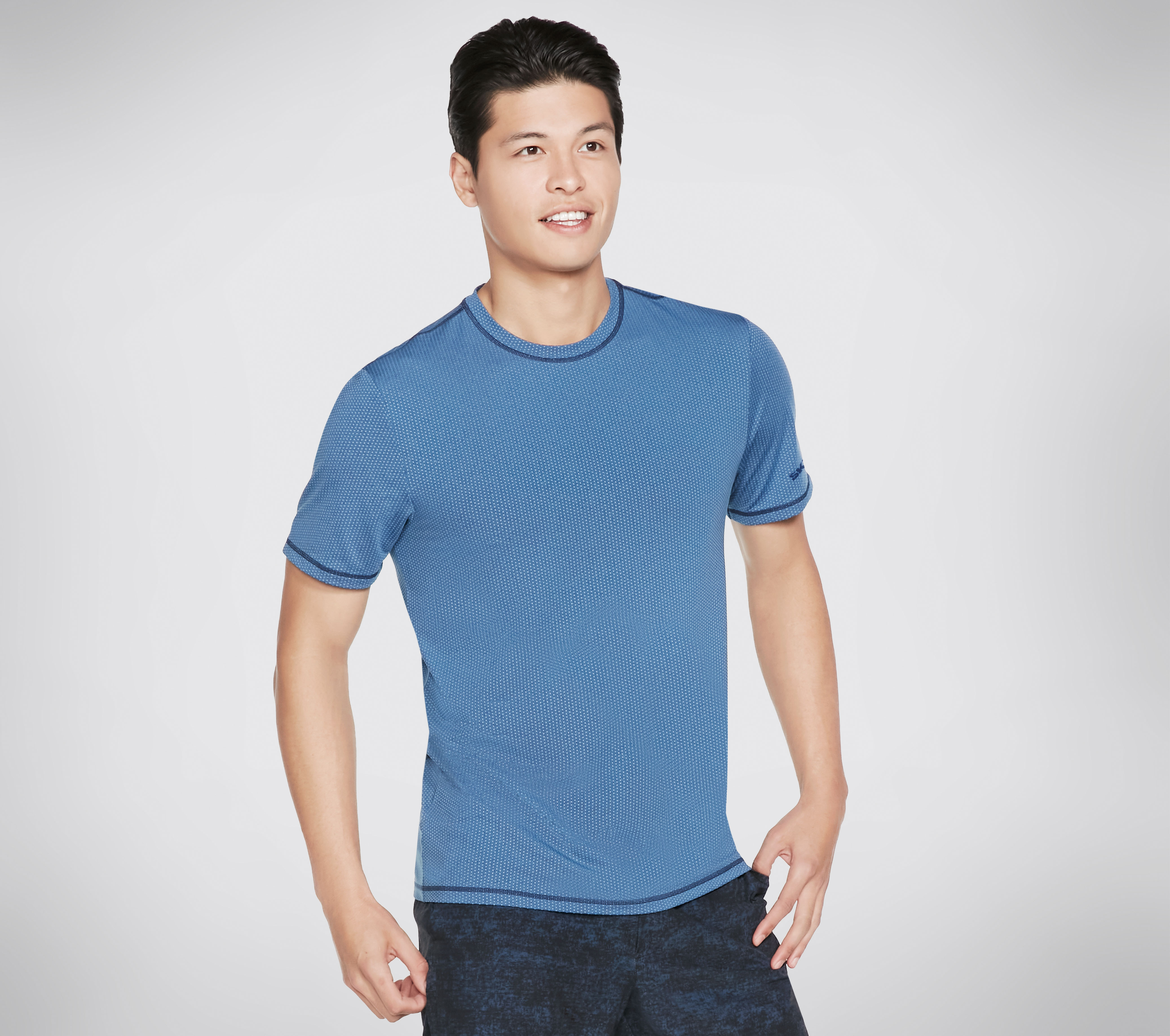 Skechers Apparel Kinetic T-Shirt in Blau, Größe Klein