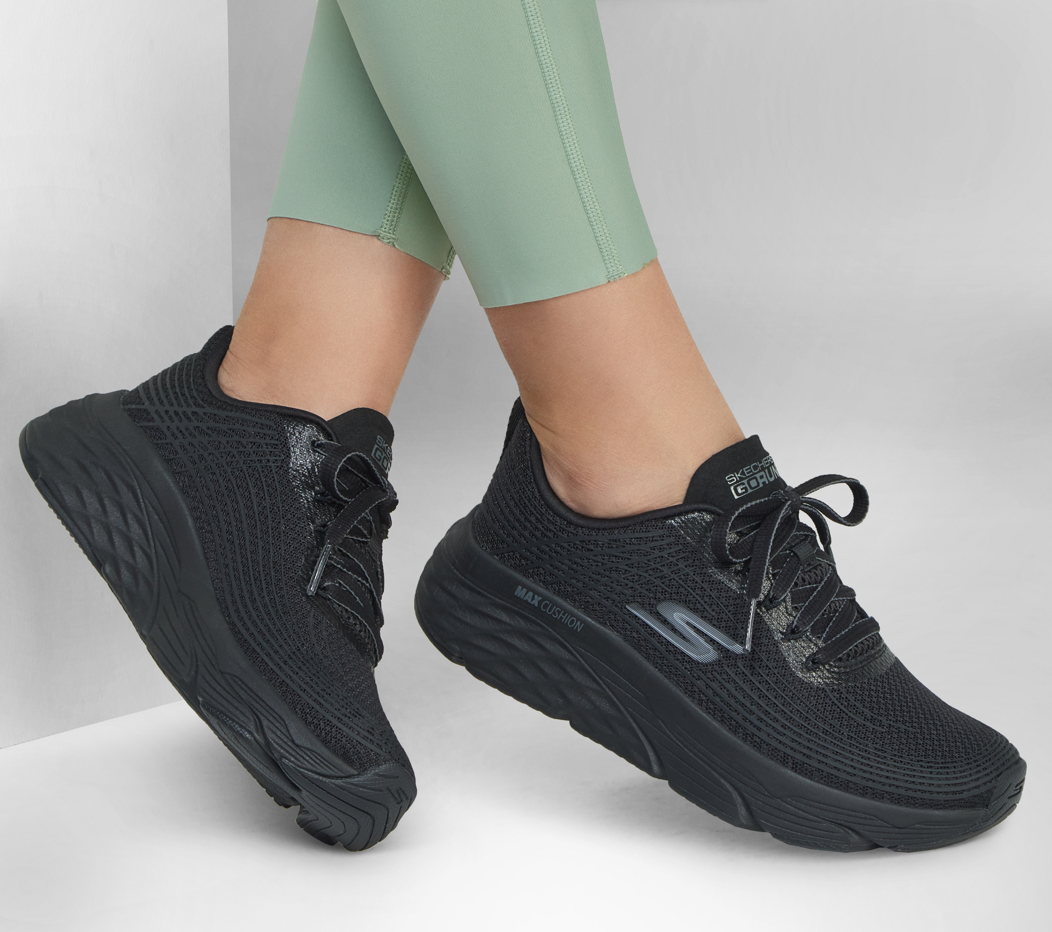 skechers max cushion wide width